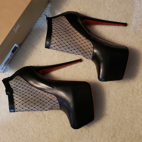 Christian Louboutin size 40 color Black leather 100% Authentic - Picture 12 of 17